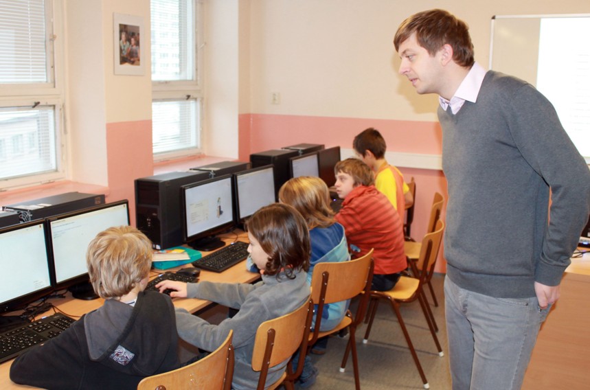 V budově 1. ZŠ Kolín otevřeli novou učebnu informatiky, dodavatelem byla firma Libra Shop