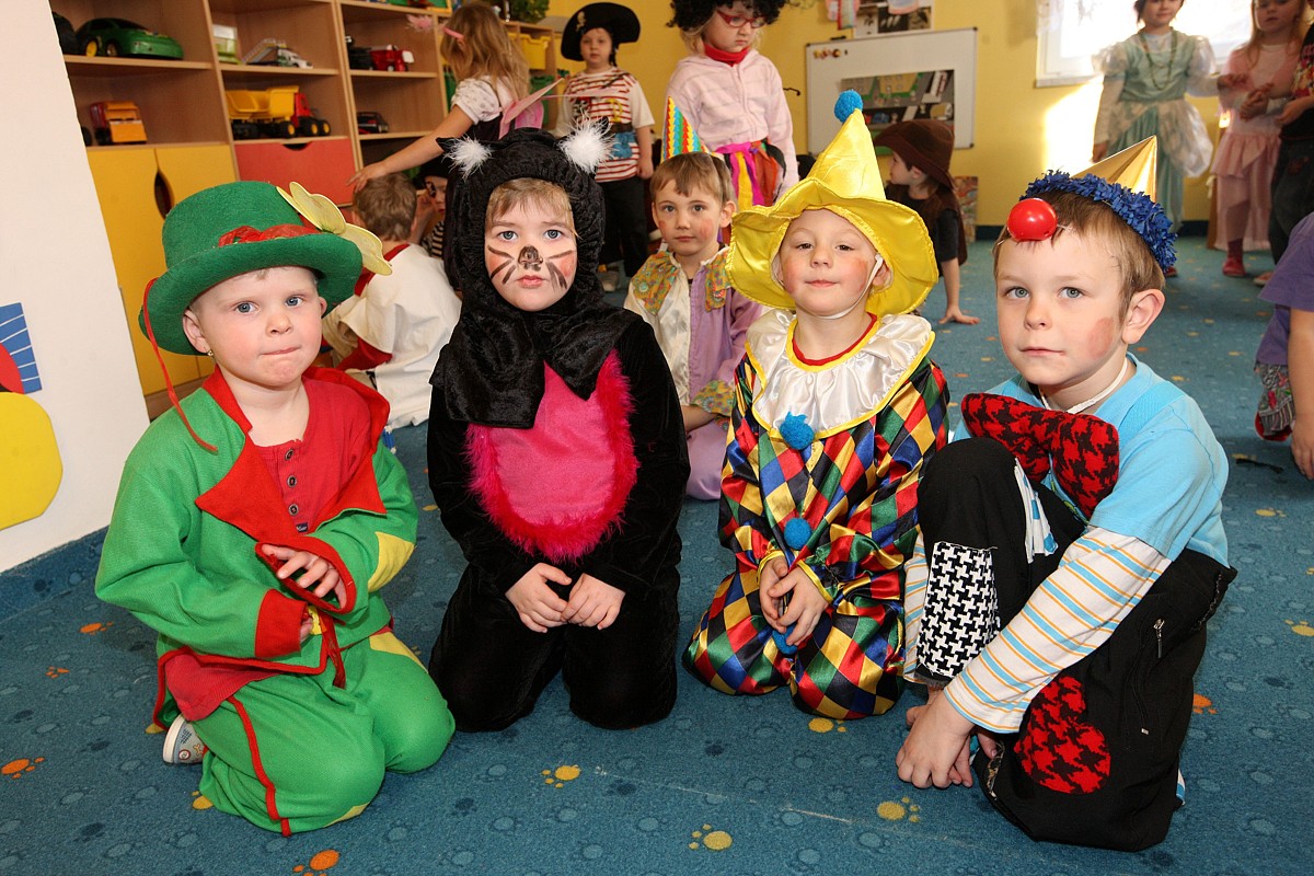 Foto: Karnevalový víkend v Křeseticích vyvrcholil v pondělí v základní a mateřské škole