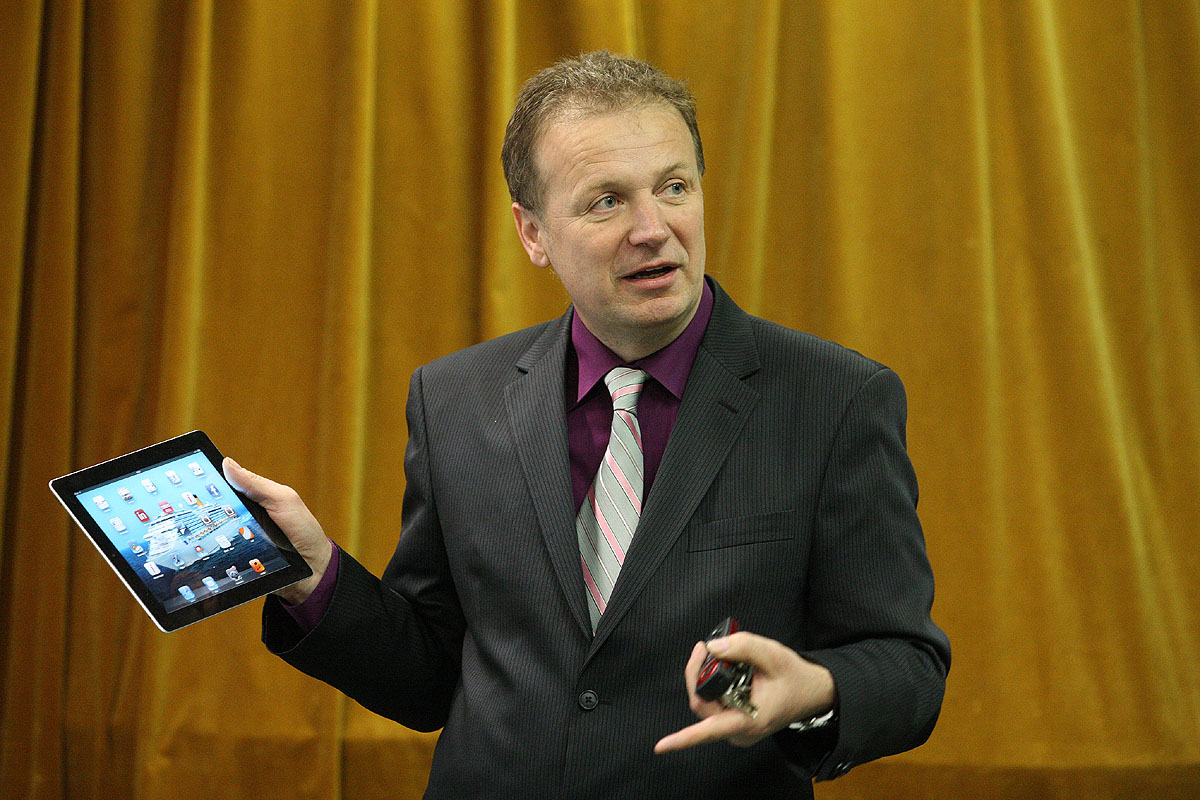 Na Gymnáziu Jiřího Ortena začaly přijímačky, pro studenty primy jsou připraveny iPady
