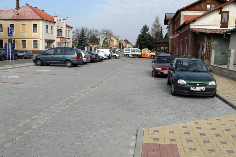Čáslavská radnice hodlá rozšířit parkoviště u vlakového nádraží o dalších 30 míst!
