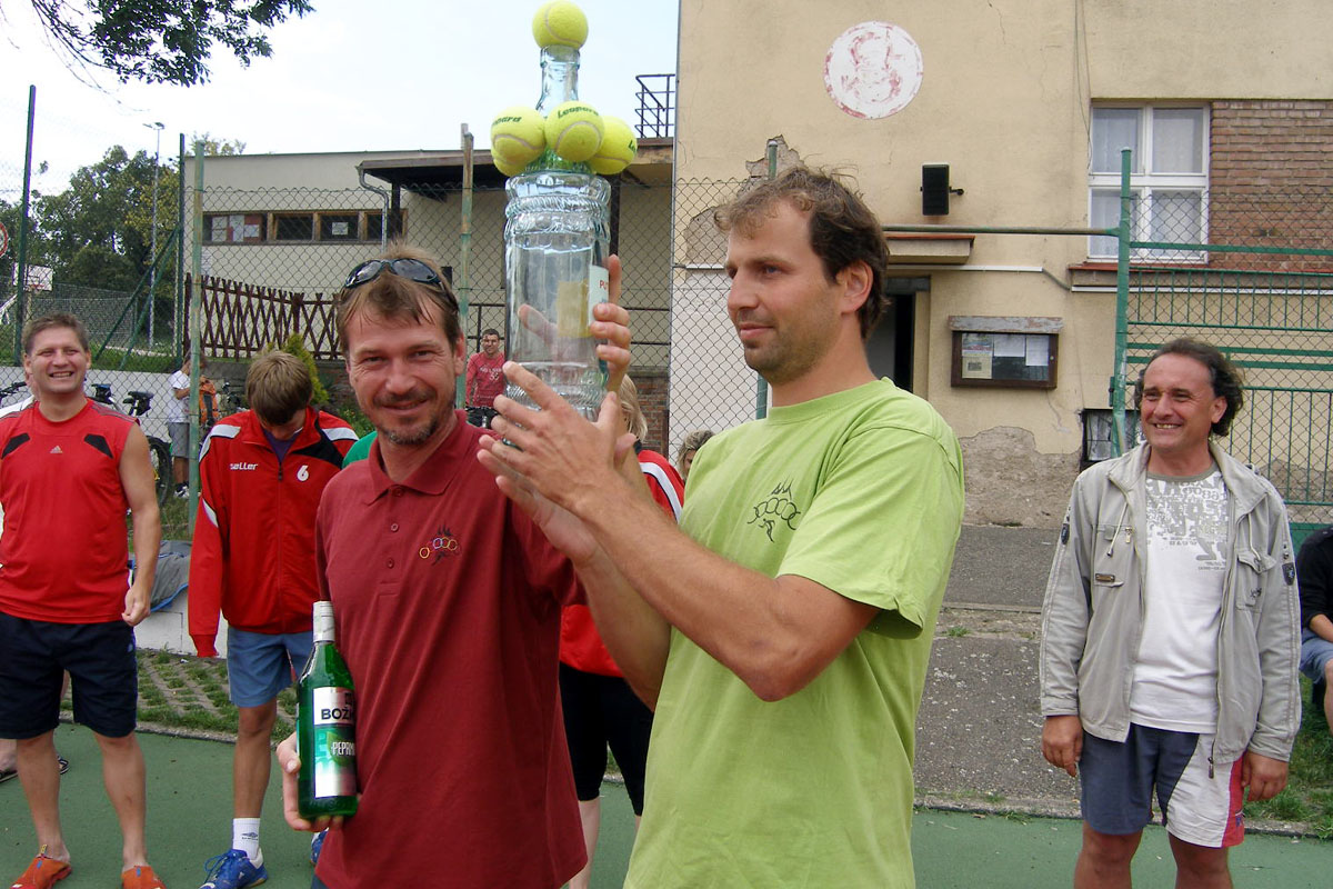 Letní turnaj v tenisové čtyřhře ovládla dvojice Martin Blahník a Vít Šnajdr!