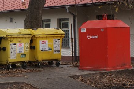 Několik kontejnerových stání v Čáslavi se i letos dočkalo nezbytné úpravy
