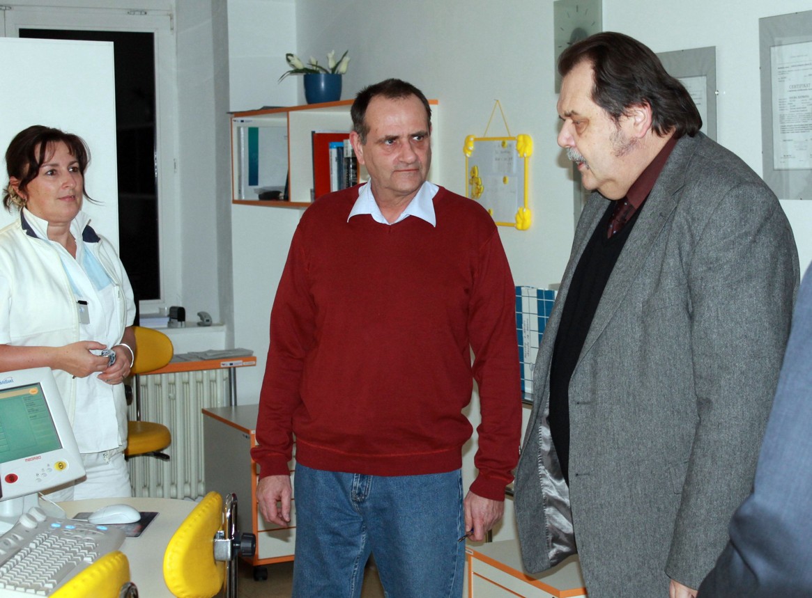 Senátor a stínový ministr zdravotnictví za ČSSD Jan Žaloudík navštívil čáslavskou nemocnici