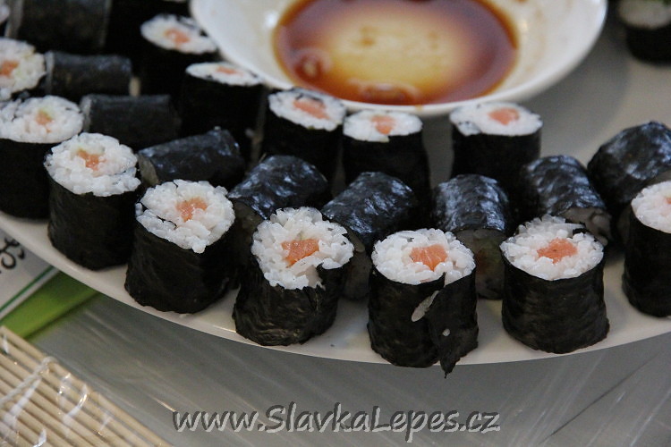 Foto: V restauraci Café LaDus se Čáslaváci naučili připravovat Sushi