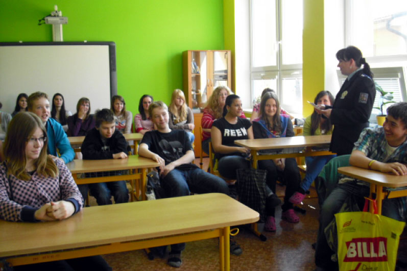 Školáky v Suchdole policie upozorňovala na rizika internetu a sociálních sítí