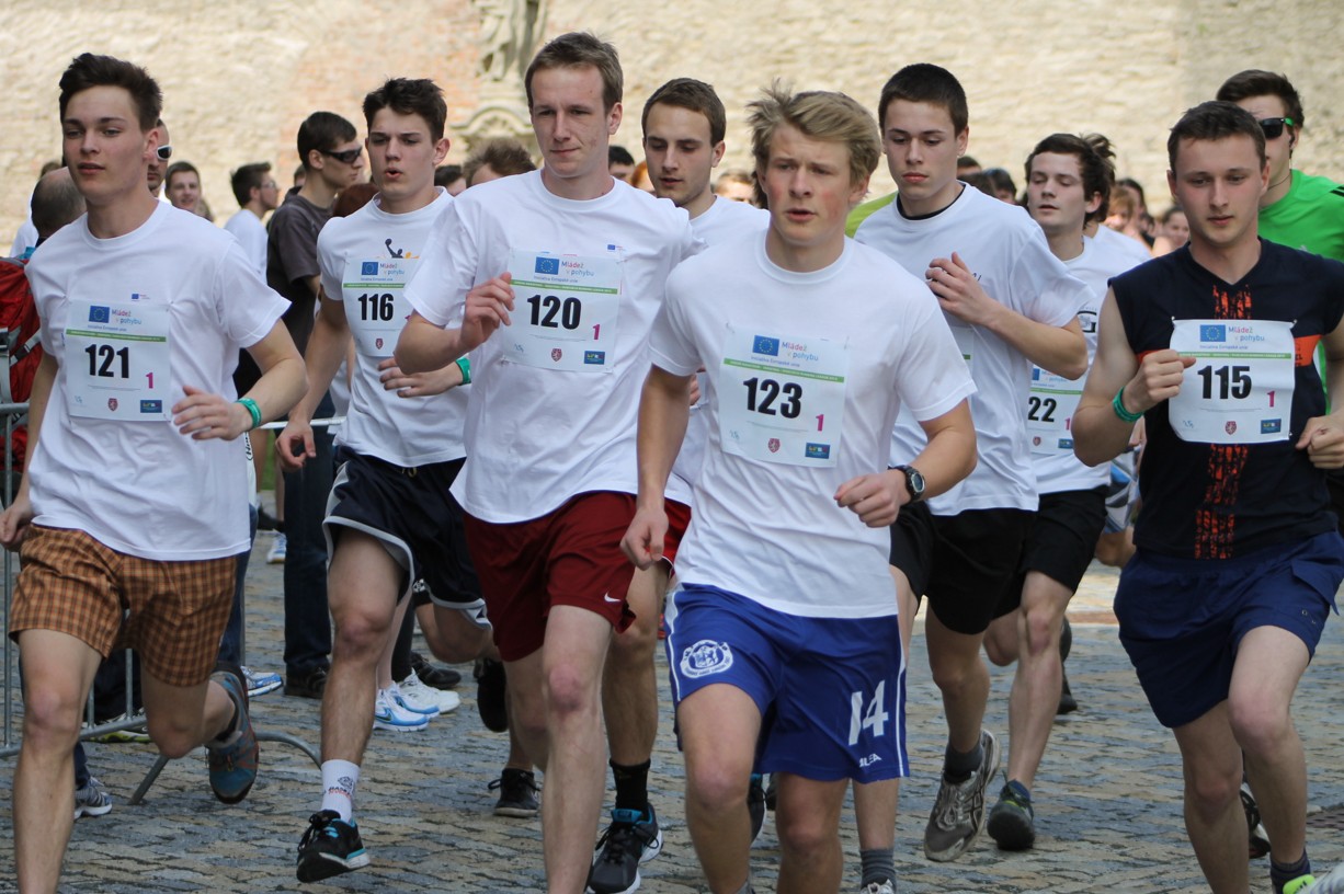 Štafeta čáslavského gymnázia hájila čest škol z Kutnohorska v maratonu v Kutné Hoře