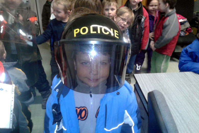 Obvodní oddělení v Uhlířských Janovicích navštívily děti z místní školky