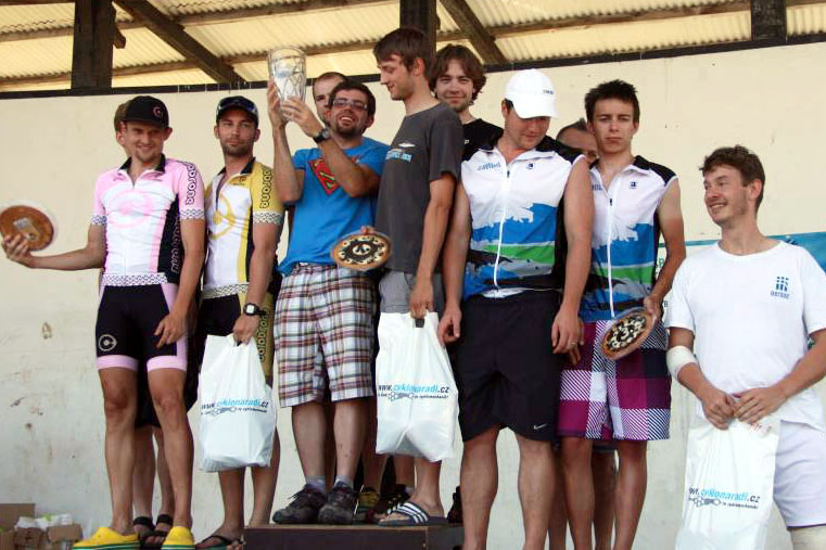 Čtveřice závodníků KH Tour Cycling teamu zvítězila na 24 hodin MTB v Berouně