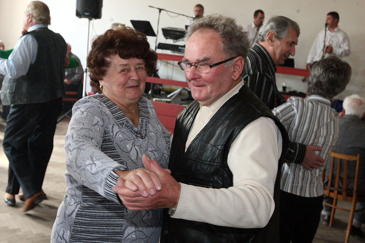 Foto: Nedělní odpoledne patřilo v pohostinství Černý Beránek seniorům