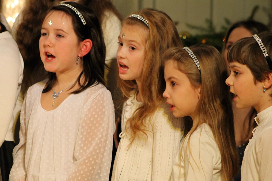 Foto: Žáci kutnohorské základní umělecké školy zázpívali na Vánočním koncertu