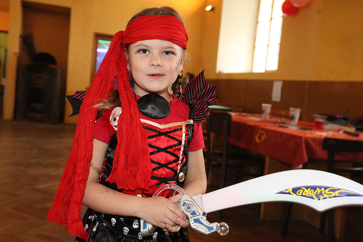 Foto: V Miskovicích řádily hlavně děti, karneval si užili ale i dospělí
