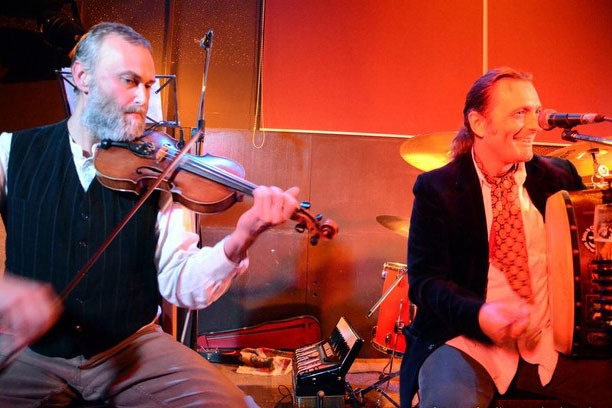 V kavárně Blues Café v pátek zazní tradiční irská muzika v podání skupiny Poitín
