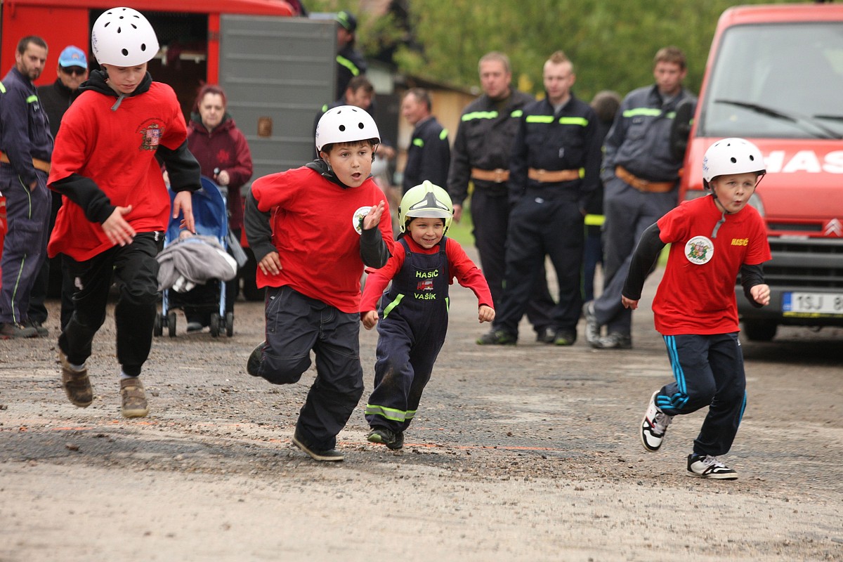Starší žáci Uhlířských Janovic se probojovali do krajského kola hasičské soutěže