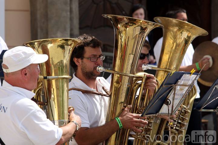 Promenádní koncert na Palackého náměstí, zahrají norský orchestr a Věnovanka