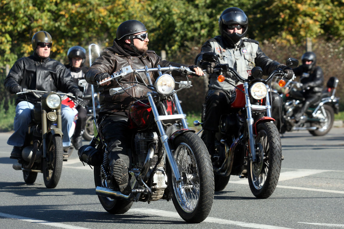 Foto, video: Motorkáři z Royal Riders v neděli vyrazili na poslední letošní vyjížďku