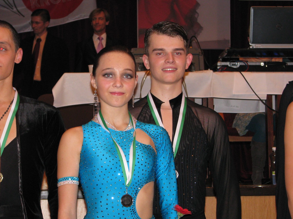 Členové Taneční školy Novákovi o víkendu nezaháleli, ze soutěží přivezli 9 medailí!