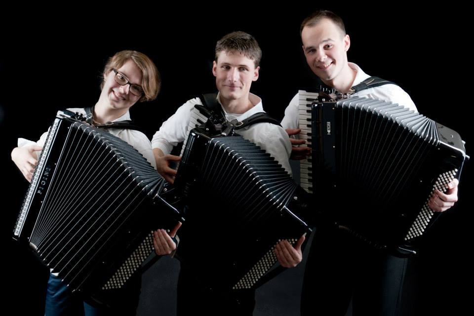 V refektáři kutnohorské galerie GASK zahraje plzeňské akordeonové trio