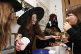 5G6H9886: Školu obsadila strašidla, halloweenská pouť skončila v baru u tří čarodějnic