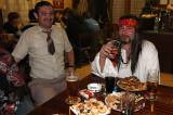 5G6H9406: Foto: V Křeseticích si na Silvestra dali sraz Hippies, večírek se rozjel ve velkém stylu