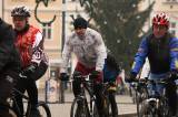 5G6H9742: Foto: Desítky cyklistů si popřály hodně štěstí do nového roku a vyrazily na Sion