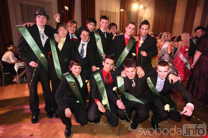 Foto: Učni sedmi oborů z pěti tříd kutnohorského učiliště řemesel si užili svůj absolventský ples