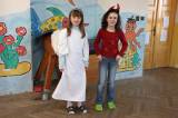 5G6H3672: Foto: Karnevalový víkend v Křeseticích vyvrcholil v pondělí v základní a mateřské škole