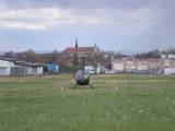 DSCN9278: Foto: Nová atrakce Sedlecké pouti - vrtulník startující přímo pod okny domů na sídlišti