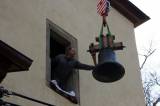 img_6019: Na kostele v Košicích již znovu visí restaurovaný zvon z roku 1475