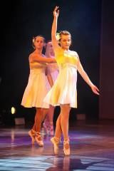 5G6H4974: Žáci Základní umělecké školy J.L. Dusíka v Čáslav tančili v úterý v Kolíně