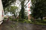 5G6H4083: Video: Odstraňovali popadané stromy, museli evakuovat i děti z tábora v Chroustkově