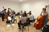 5G6H0773: Foto: Kutnohorský komorní orchestr zkouší na vánoční koncerty v GASKu