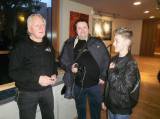 PB050027: Foto: Členové legendární kapely Katapult se v Čáslavi podepisovali fanouškům