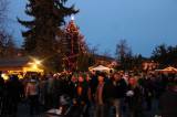 IMG_2044: Foto: Čáslav již žije Vánocemi, centrum města rozzářily svíčky vánočního stromu