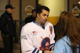 5G6H2230: Video: Zajímavé momenty hokejové exhibice Sršni - Olymp najdete ve videu