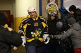 5G6H2269: Video: Zajímavé momenty hokejové exhibice Sršni - Olymp najdete ve videu