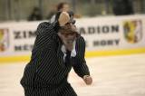 5G6H2550: Video: Zajímavé momenty hokejové exhibice Sršni - Olymp najdete ve videu