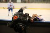 5G6H2581: Video: Zajímavé momenty hokejové exhibice Sršni - Olymp najdete ve videu