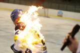 5G6H2640: Video: Zajímavé momenty hokejové exhibice Sršni - Olymp najdete ve videu