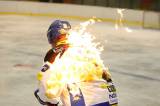 5G6H2641: Video: Zajímavé momenty hokejové exhibice Sršni - Olymp najdete ve videu