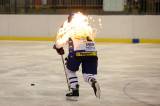 5G6H2644: Video: Zajímavé momenty hokejové exhibice Sršni - Olymp najdete ve videu