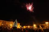 5G6H8806: Novoroční ohňostroj na kutnohorském Palackého náměstí nechyběl ani letos