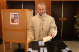 5G6H5039: Zeman nebo Schwarzenberg? Volební místnosti se otevřely i v Kutné Hoře