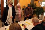 5G6H5045: Zeman nebo Schwarzenberg? Volební místnosti se otevřely i v Kutné Hoře