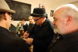 5G6H0165: Foto: Kavárnou Blues café zněl New Orleans blues v podání Billa Barretta a Ryana Donhue