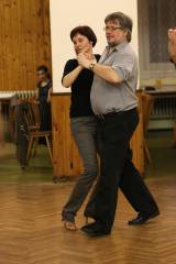 5G6H5028: Foto: Hlízovský sál hostí taneční pro dospělé i pokračovací taneční