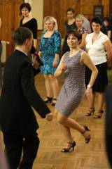 5G6H5062: Foto: Hlízovský sál hostí taneční pro dospělé i pokračovací taneční