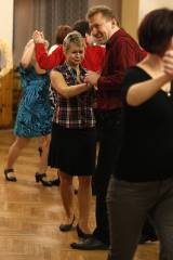 5G6H5094: Foto: Hlízovský sál hostí taneční pro dospělé i pokračovací taneční