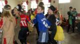 SDC11045_resize: Tupadelské děti s v neděli užily karneval, zahrál si s nimi čaroděj Emča