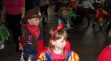 SDC11104_resize: Tupadelské děti s v neděli užily karneval, zahrál si s nimi čaroděj Emča