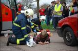 Hasici9: Foto: Hasiči z Třemošnice, Ronova i profesionálové ze Seče cvičili zásah u autonehody